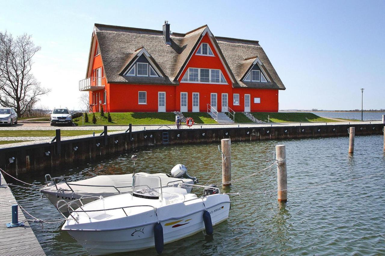 Reetdachhaus Lotte Mit Sauna Und Kaminofen Am Yachthafen In Vieregge Eksteriør bilde